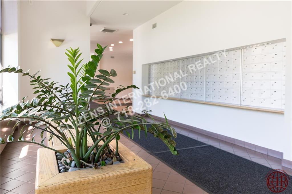 Condo Cathedral Parkway  Manhattan, NY 10026, MLS-CR104-6