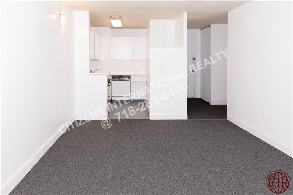 Condo Cathedral Parkway  Manhattan, NY 10026, MLS-CR104-10